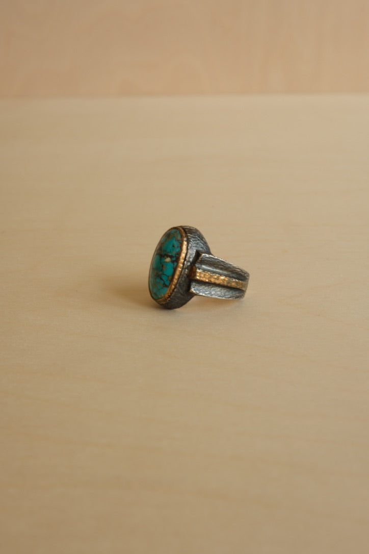 Oval Turquoise Ring // Size 10.5