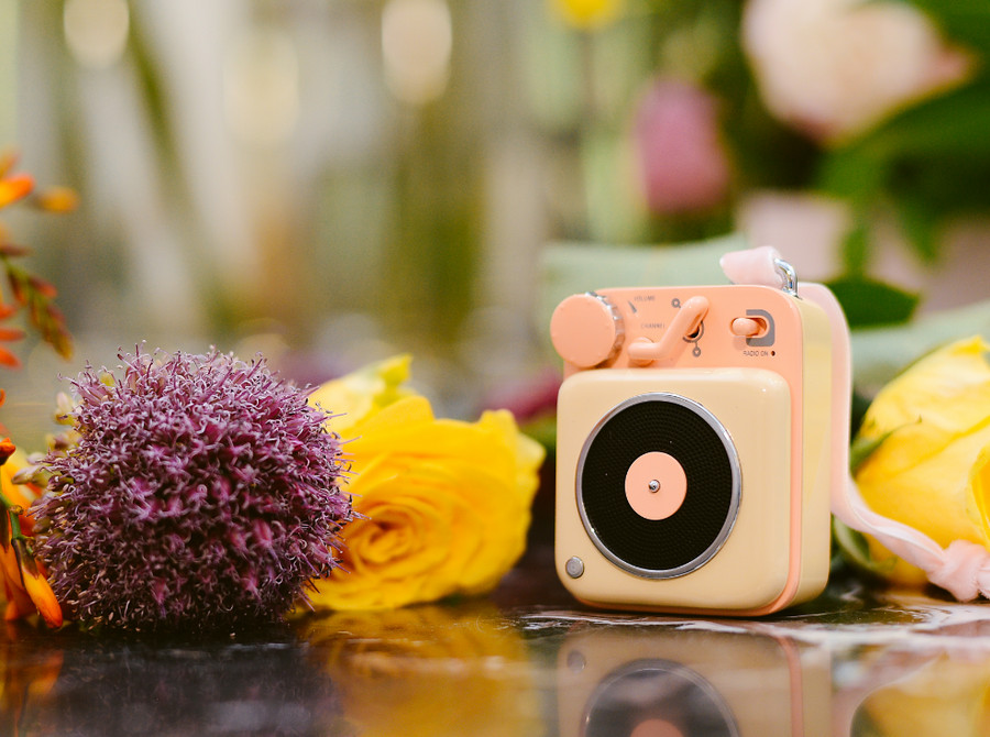 Muzen Button Yellow Speaker