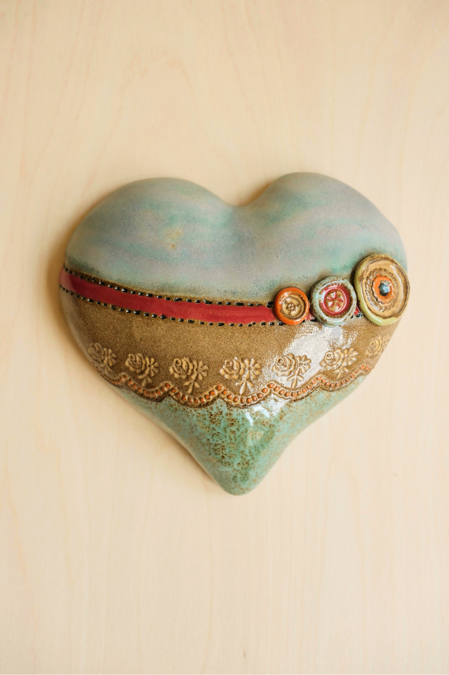 Eyelit & Buttons Amethyst Heart