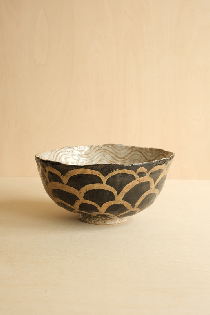 Large Black Scallop Bowl