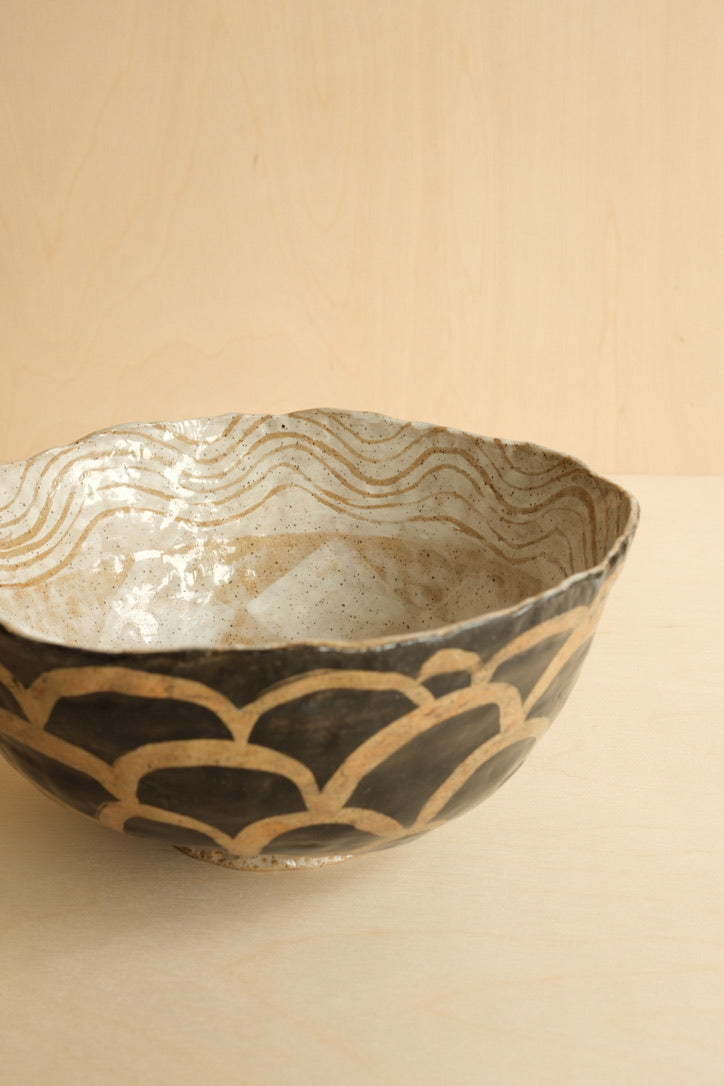 Large Black Scallop Bowl