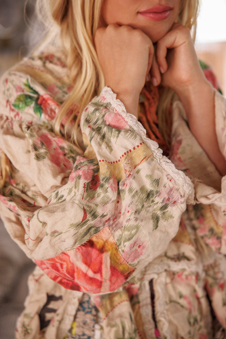 Jacket 662 Perianth Floral Applique Monique O/S
