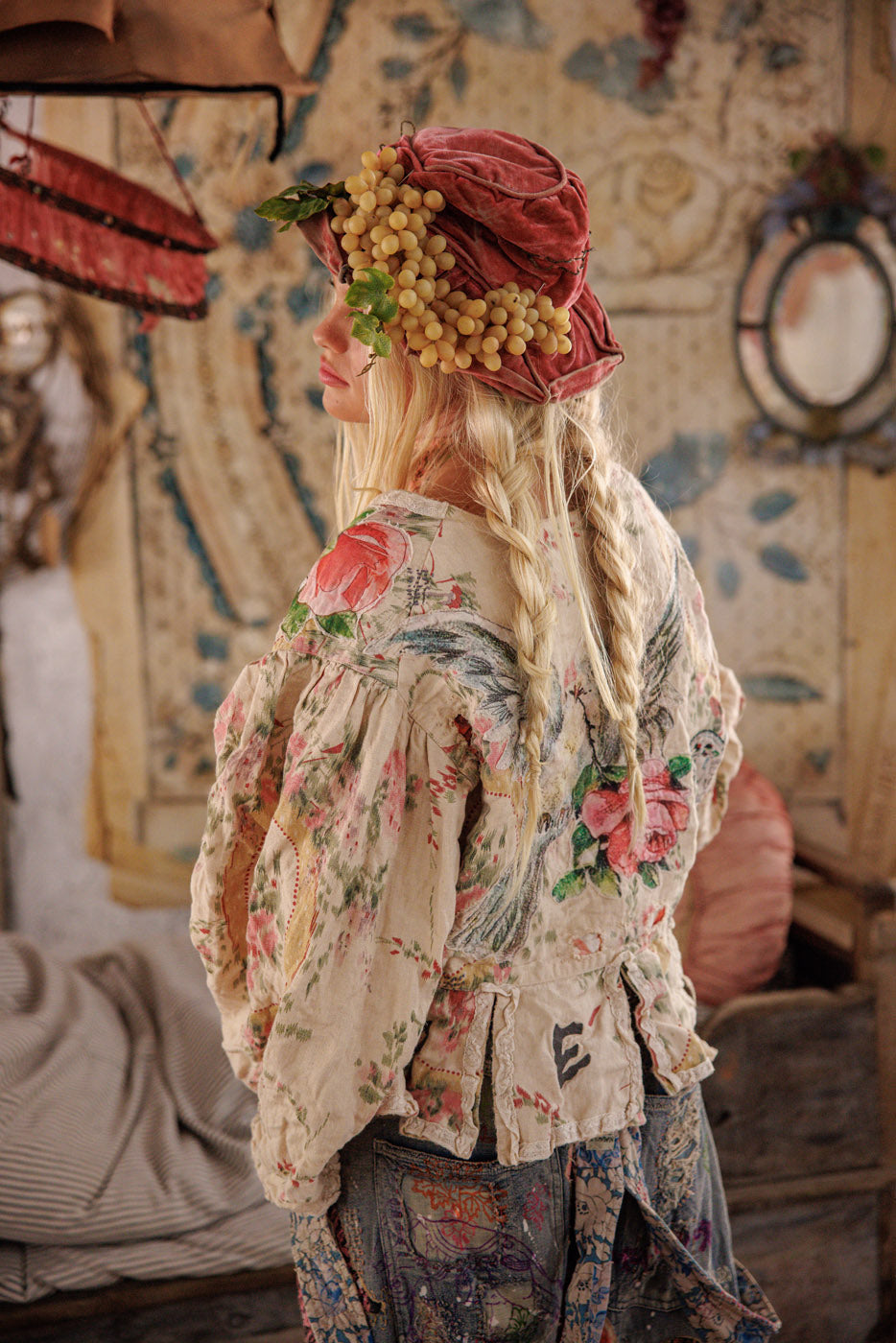Jacket 662 Perianth Floral Applique Monique O/S